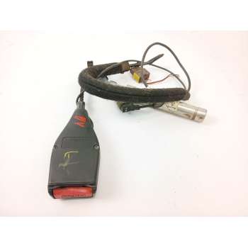ENGANCHE CINTURON SEGURIDAD DELANTERO IZQUIERDO 