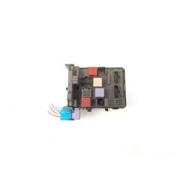 CAJA RELES / FUSIBLES 8200371614B 518856125