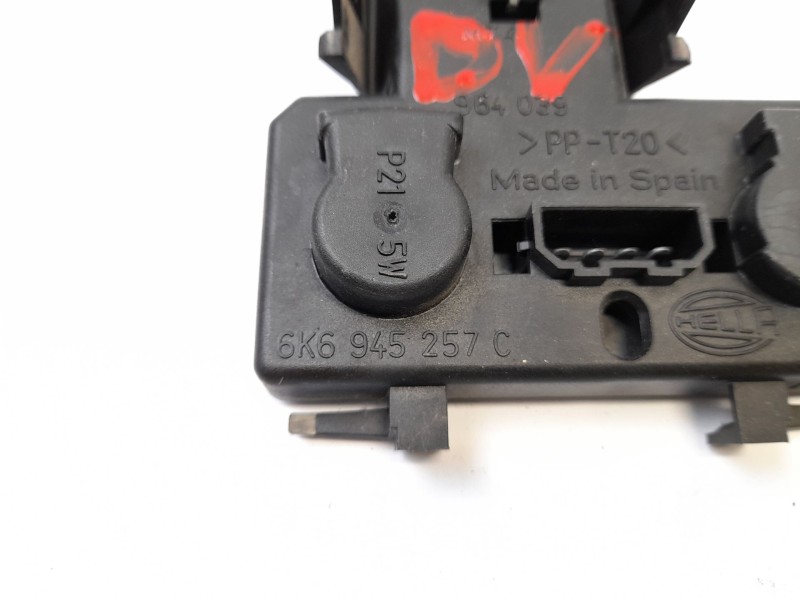 Recambio de portalamparas para seat ibiza (6k1) 1.9 sdi referencia OEM IAM 6K6945257C  964039