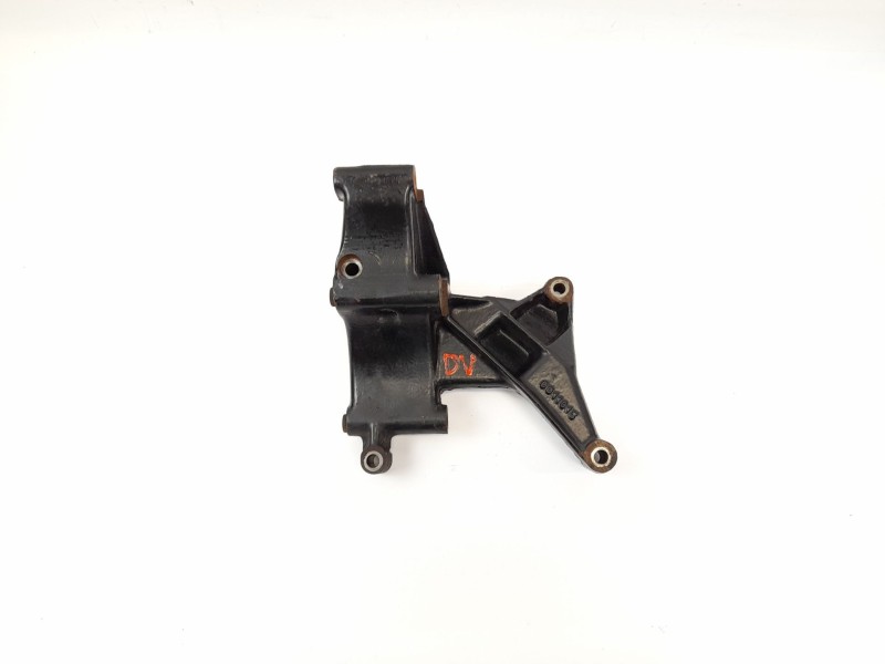 Recambio de soporte alternador para seat ibiza (6k1) 1.9 sdi referencia OEM IAM   