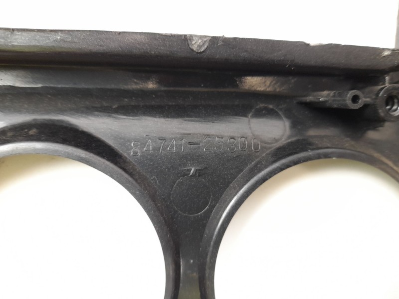 Recambio de moldura para hyundai accent sedán (lc) 1.3 referencia OEM IAM 8474125300  