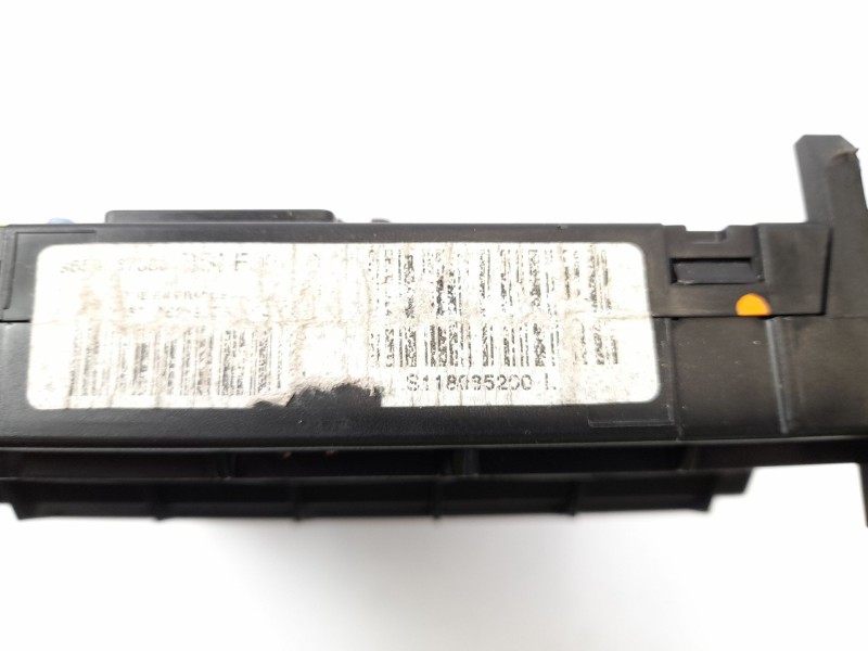 Recambio de caja reles / fusibles para citroen c3 1.4 hdi premier referencia OEM IAM S118085200L  