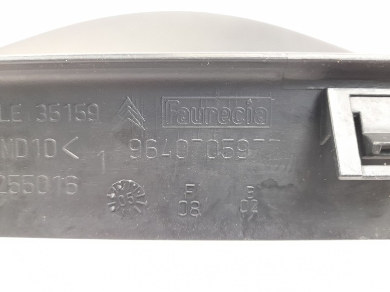 Recambio de moldura para citroen c3 1.4 hdi premier referencia OEM IAM 9640705977  18M6255016