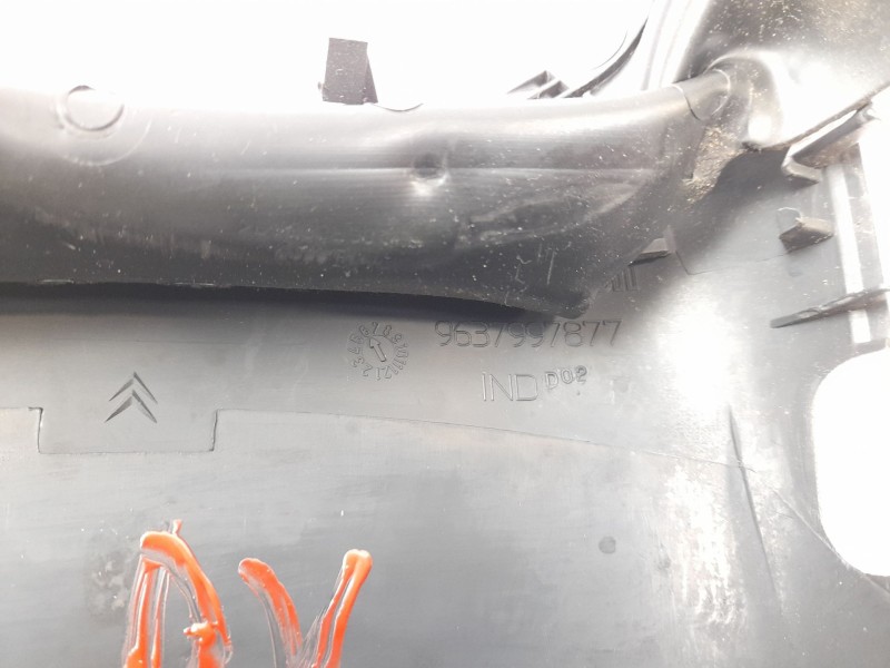 Recambio de moldura para citroen c3 1.4 hdi premier referencia OEM IAM   