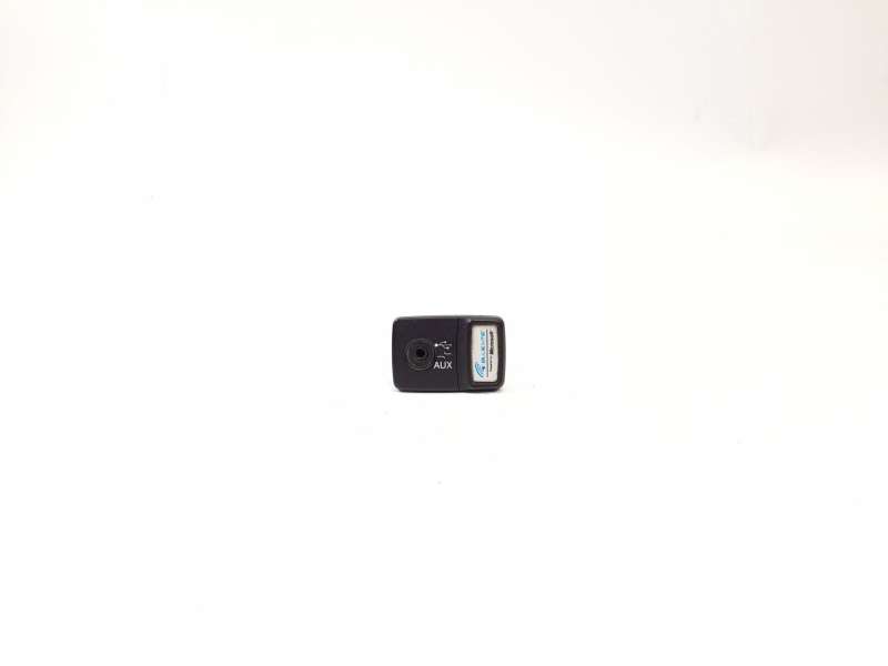 CONECTOR USB / AUX 735547937 