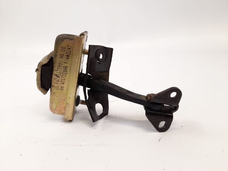 Recambio de retenedor puerta para chrysler voyager (rg) 2.5 crd cat referencia OEM IAM 4717228AB  