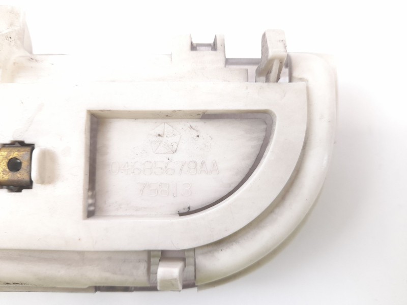 Recambio de luz interior para chrysler voyager (rg) 2.5 crd cat referencia OEM IAM 04685678AA  