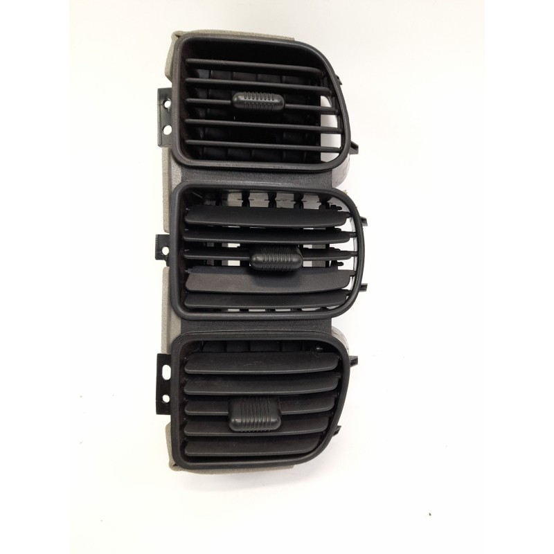 Recambio de rejilla del aire delantera central para chrysler voyager (rg) 2.5 crd cat referencia OEM IAM 05009038AA  