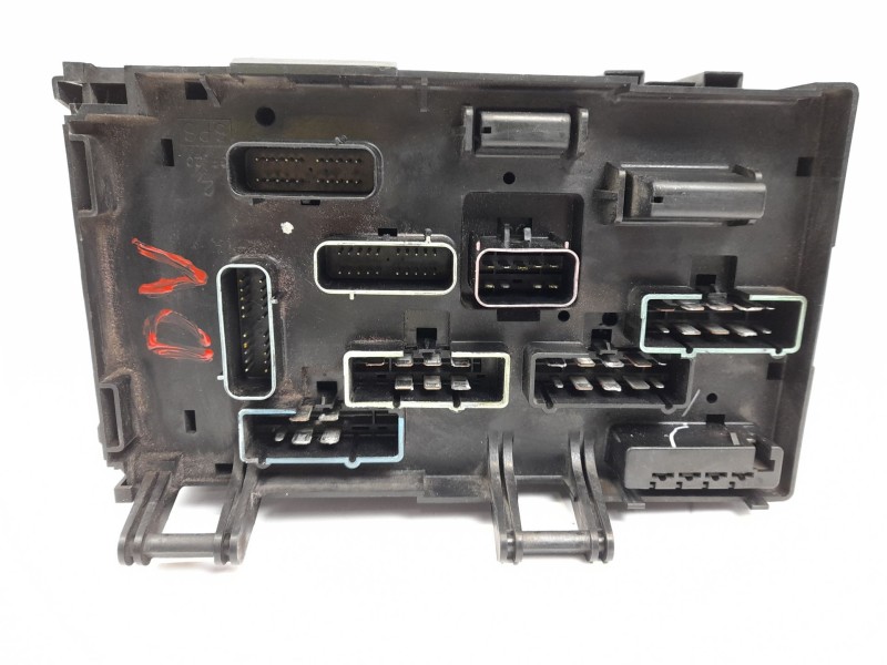 Recambio de caja reles / fusibles para chrysler voyager (rg) 2.5 crd cat referencia OEM IAM 84727558AC  