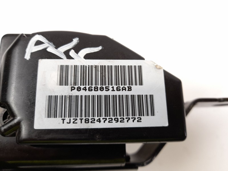 Recambio de cinturon seguridad trasero derecha para chrysler voyager (rg) 2.5 crd cat referencia OEM IAM P04680516AB  
