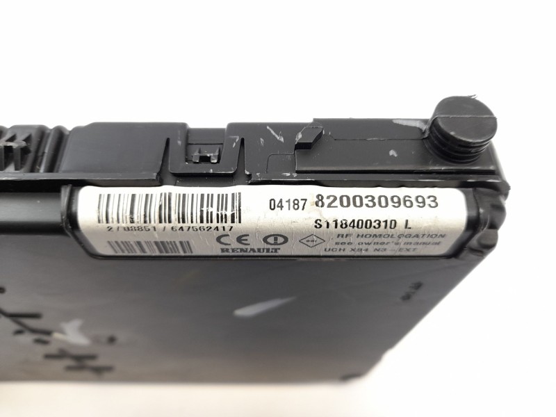 Recambio de caja reles / fusibles para renault scenic ii 1.9 dci diesel referencia OEM IAM 8200309693  S118400310L