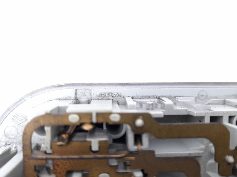 Recambio de luz interior para renault scenic ii 1.9 dci diesel referencia OEM IAM 8200073234  