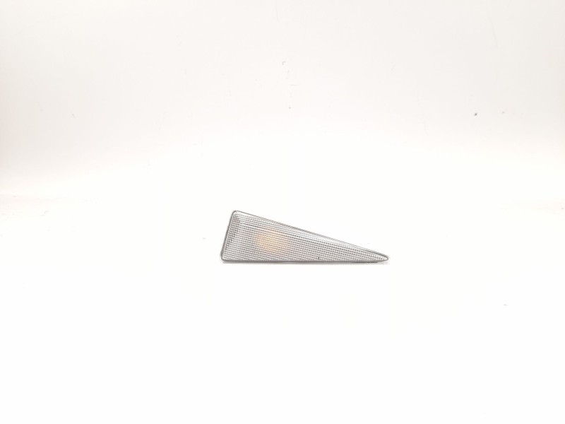 Recambio de piloto lateral derecho para renault scenic ii 1.9 dci diesel referencia OEM IAM 8200027151  