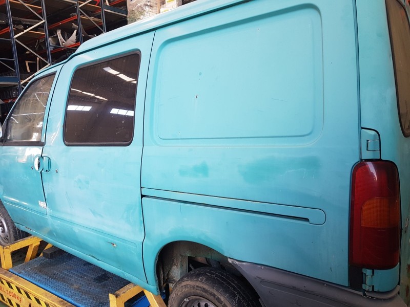 nissan serena (c23) del año 1995