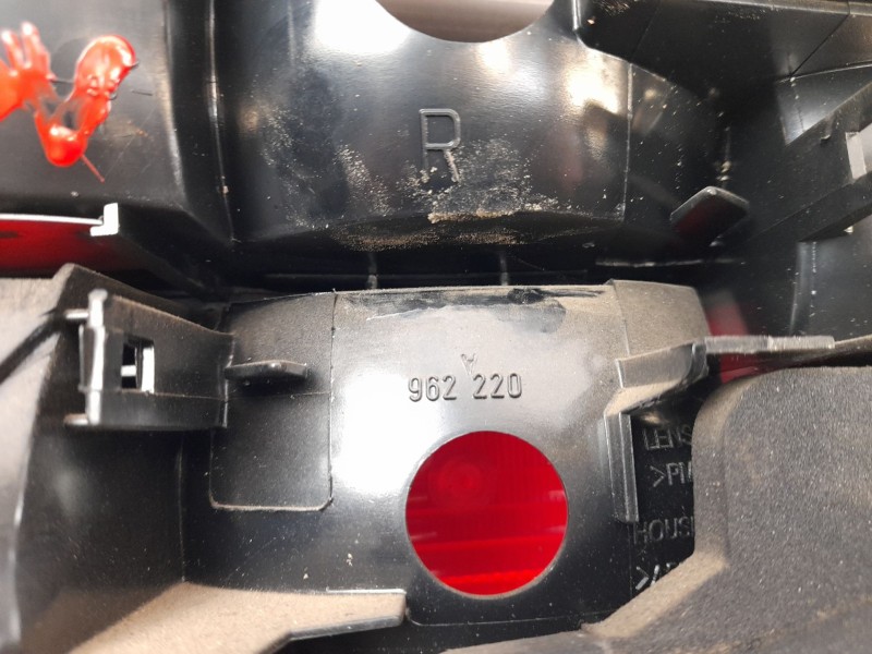 Recambio de piloto trasero derecho para seat ibiza ii (6k1) 1.9 d referencia OEM IAM 962220  