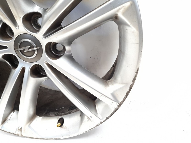 Recambio de llanta para opel insignia berlina edition referencia OEM IAM 13235011  