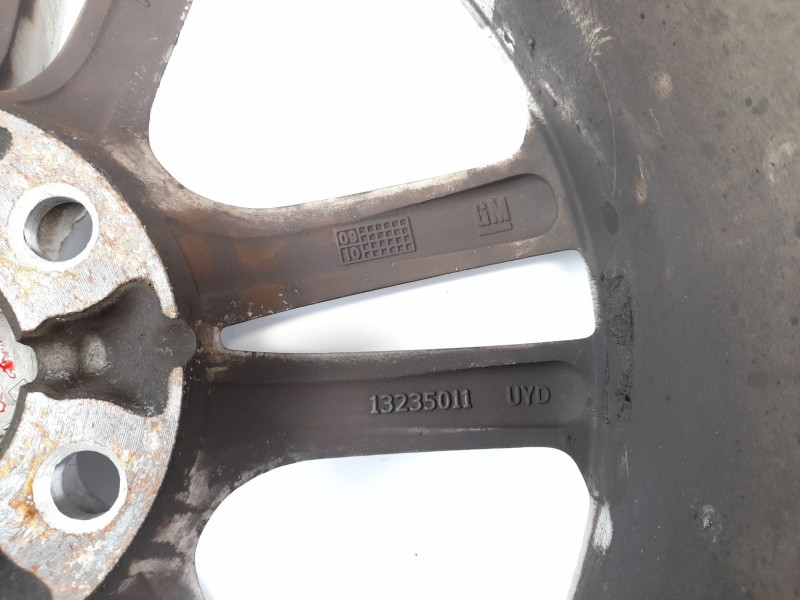 Recambio de llanta para opel insignia berlina edition referencia OEM IAM 13235011  