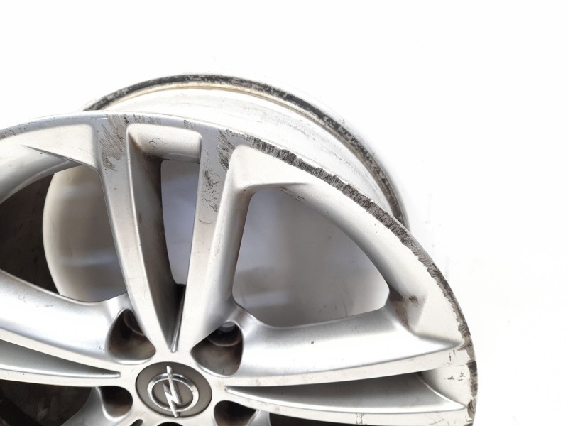 Recambio de llanta para opel insignia berlina edition referencia OEM IAM 13235011  