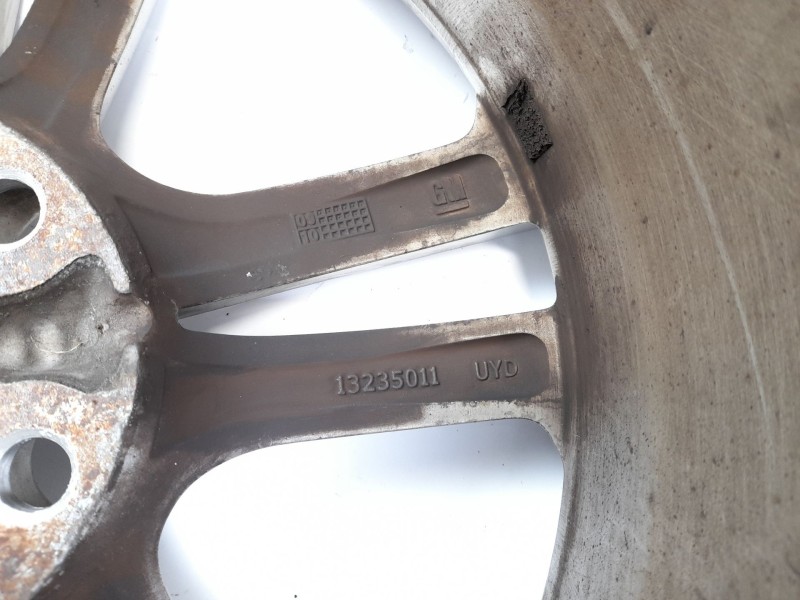 Recambio de llanta para opel insignia berlina edition referencia OEM IAM 13235011  