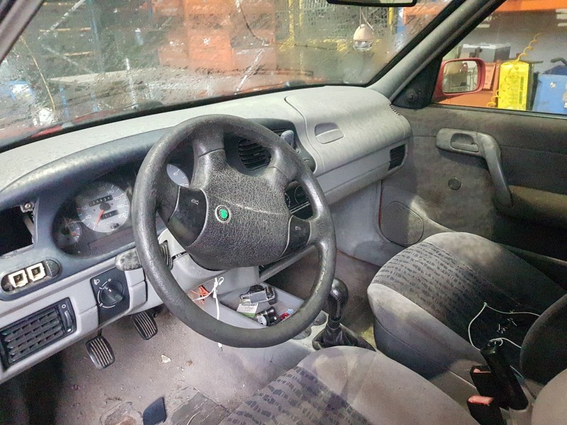 skoda felicia berlina ( 791) del año 1998