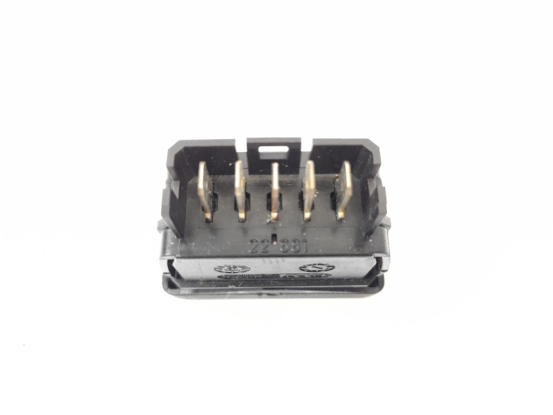 Recambio de mando elevalunas delantero derecho para citroen saxo 1.5 d monaco referencia OEM IAM 22681  