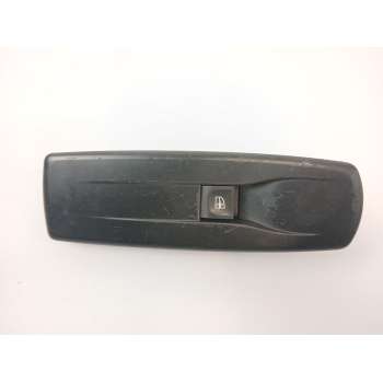 MANDO ELEVALUNAS DELANTERO DERECHO 809600004R 