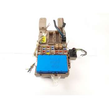 CAJA RELES / FUSIBLES 8264102040 