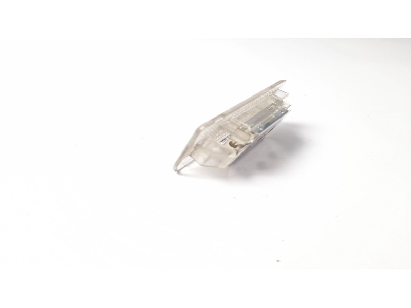 Recambio de luz interior para bmw serie 3 touring (e46) 320d referencia OEM IAM 63318360588  