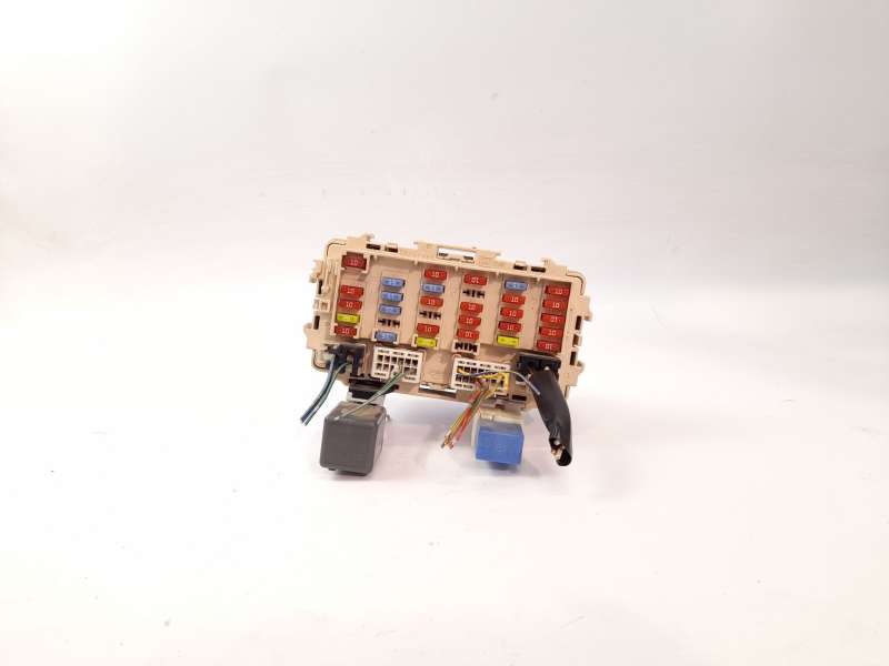 CAJA RELES / FUSIBLES 