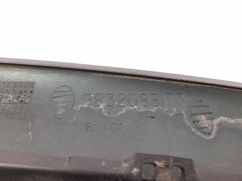 Recambio de rejilla delantera para citroen xsara picasso (n68) 2.0 hdi referencia OEM IAM 9632099177  2456S010