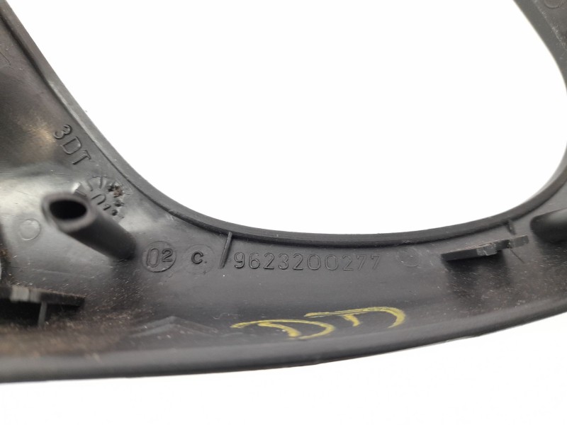 Recambio de moldura para citroen xsara(n1) 2.0 hdi referencia OEM IAM 9623200277  95090150