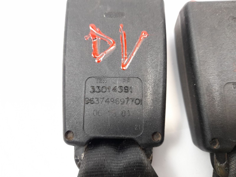 Recambio de enganche cinturon seguridad trasero central para citroen xsara(n1) 2.0 hdi referencia OEM IAM 963749697701  