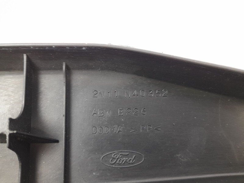 Recambio de moldura para ford fusion (cbk) ambiente referencia OEM IAM 2N11N40352  