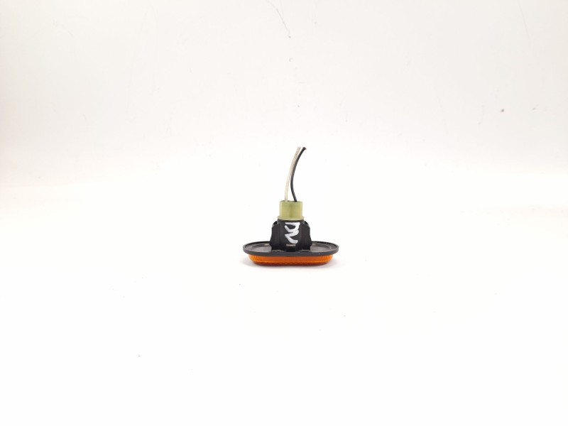 Recambio de piloto lateral derecho para renault kangoo 1.2 i referencia OEM IAM 7700847333  13910020