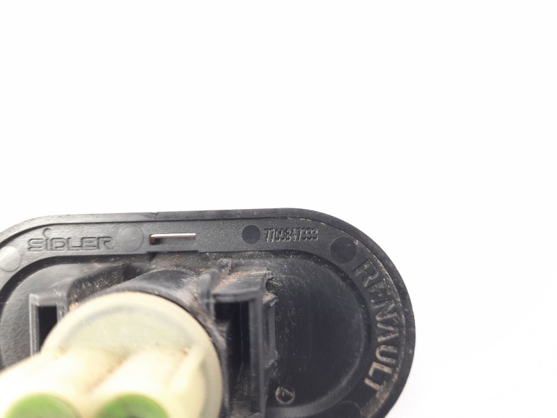 Recambio de piloto lateral derecho para renault kangoo 1.2 i referencia OEM IAM 7700847333  13910020