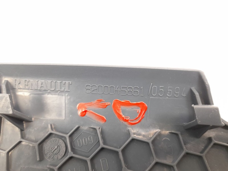 Recambio de moldura para renault kangoo 1.2 i referencia OEM IAM 8200045861  