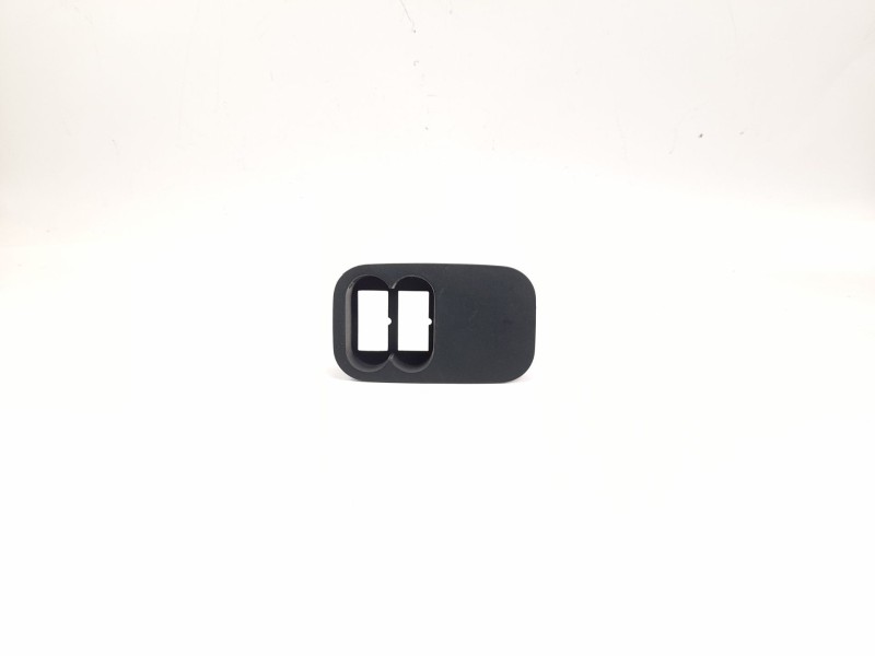 Recambio de moldura para renault kangoo 1.2 i referencia OEM IAM 7700307646  