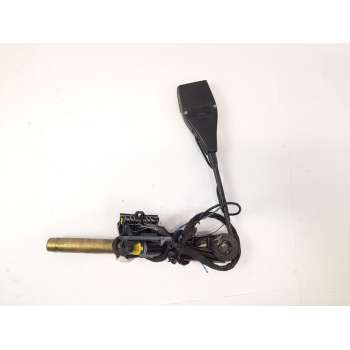 ENGANCHE CINTURON SEGURIDAD DELANTERO IZQUIERDO 