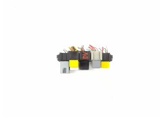 Recambio de caja reles / fusibles para renault kangoo 1.2 i referencia OEM IAM 7703297572   2