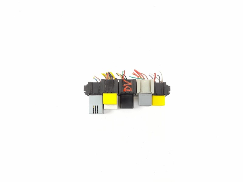Recambio de caja reles / fusibles para renault kangoo 1.2 i referencia OEM IAM 7703297572  