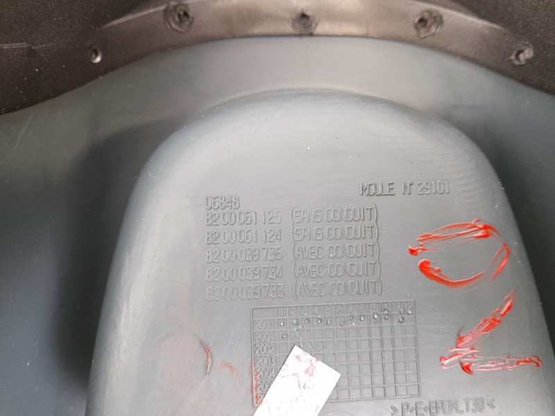 Recambio de consola central para renault kangoo 1.2 i referencia OEM IAM 8200061125  8200039735