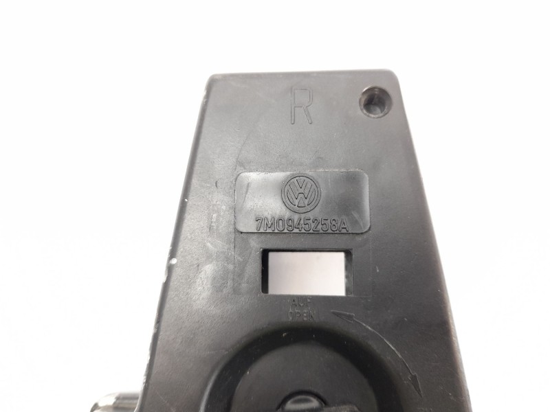Recambio de portalamparas para volkswagen sharan (7m8) 1.9 tdi referencia OEM IAM 7M0945258A  962604