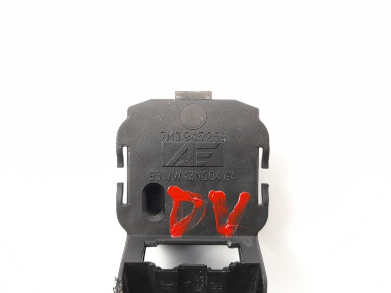 Recambio de portalamparas para volkswagen sharan (7m8) 1.9 tdi referencia OEM IAM 7M0945259  95VW13N004GA