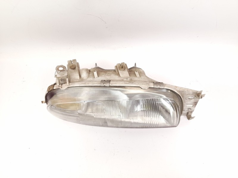 Recambio de faro derecho para ford courier pick-up 1.8 d referencia OEM IAM 96FG13005BB  0301049002