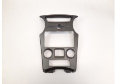 Recambio de moldura para kia carens iii monospace un 2.0 crdi referencia OEM IAM 80469848  
