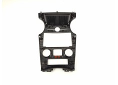 Recambio de moldura para kia carens iii monospace un 2.0 crdi referencia OEM IAM 80469848   2