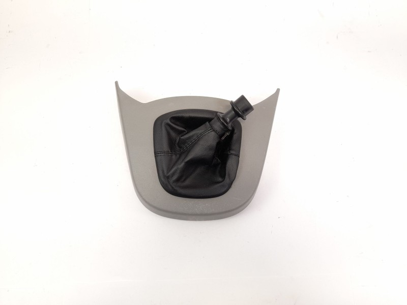Recambio de guarnecidos palanca cambio para kia carens iii monospace un 2.0 crdi referencia OEM IAM 846501D300  