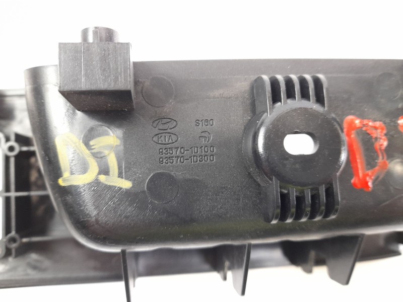 Recambio de moldura para kia carens iii monospace un 2.0 crdi referencia OEM IAM 935701D100  935701D300