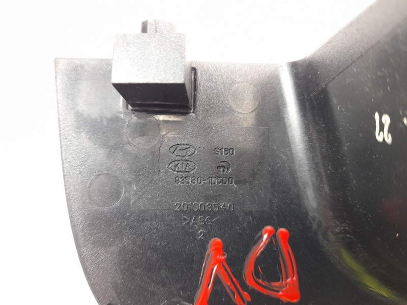 Recambio de moldura para kia carens iii monospace un 2.0 crdi referencia OEM IAM 935801D500  