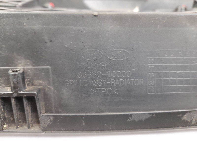 Recambio de rejilla delantera para kia carens iii monospace un 2.0 crdi referencia OEM IAM   